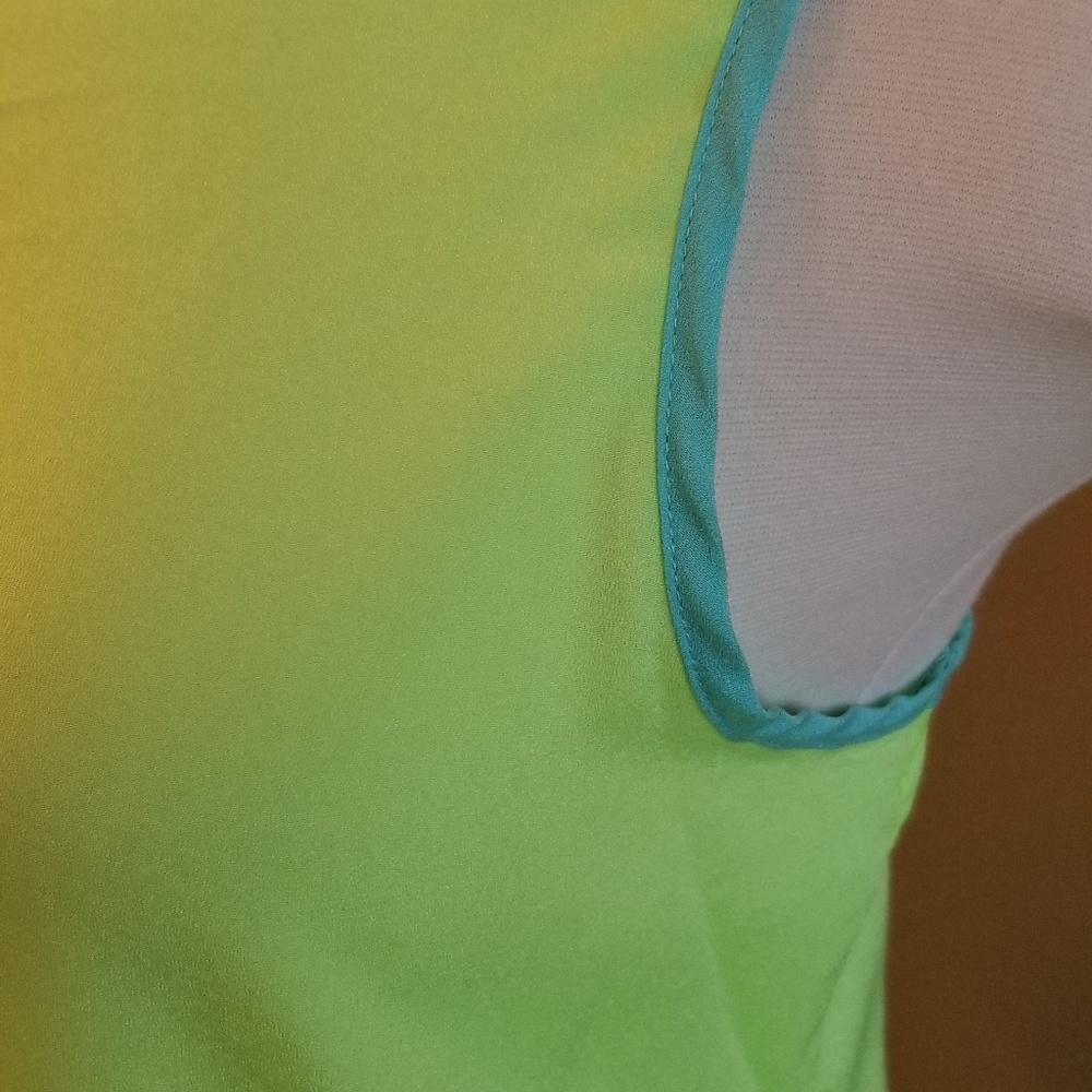 BOW BACK BLOUSE - Picture 4 of 5